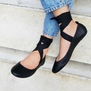 Free people devastating ballet flat NWT Black 8